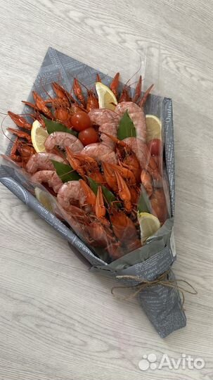 Подарок мужчине на праздник из раков