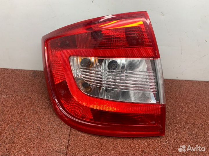 Фонарь задний левый Skoda Rapid седан CWV 2016
