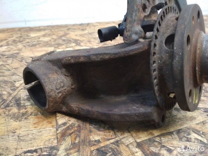 Кулак поворотный передний левый Audi A3 8L1 AGU