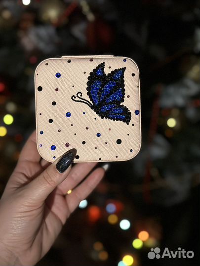 Инкрустация стразами