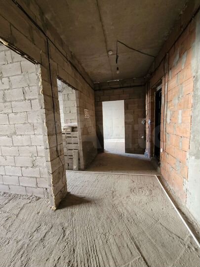 2-к. квартира, 67 м², 1/9 эт.