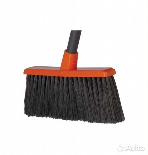 Совок и щетка