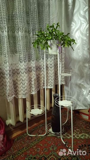 Подставка для цветов напольная металлическая