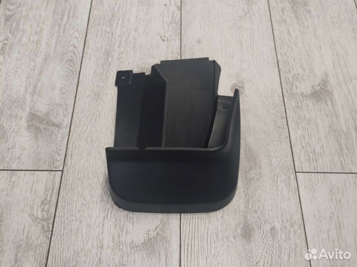 Брызговик задний правый honda civic 4D 2005-12