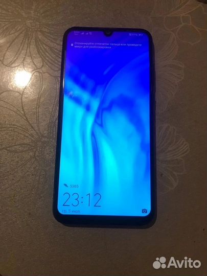 Телефон Huawei Honor 20 E