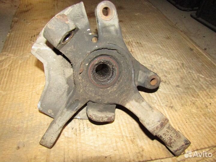 Кулак поворотный передний правый Aveo (T250) 2005