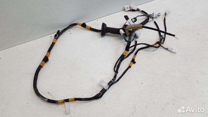 Проводка крышки багажника задняя Toyota Camry V50