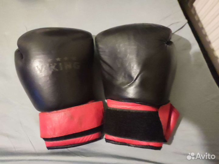 Боксерские перчатки 10 oz viking