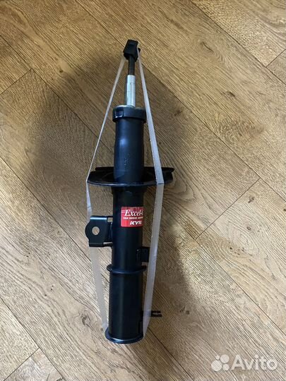 Стойка амортизационная передняя правая