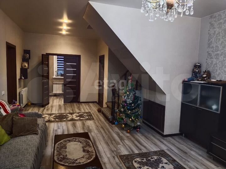 Дом 230 м² на участке 7,2 сот.