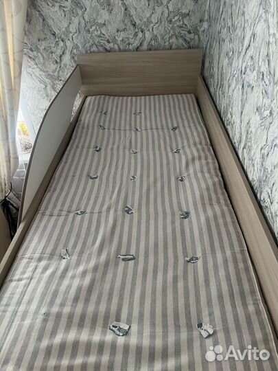 Продам двухъярусную кровать