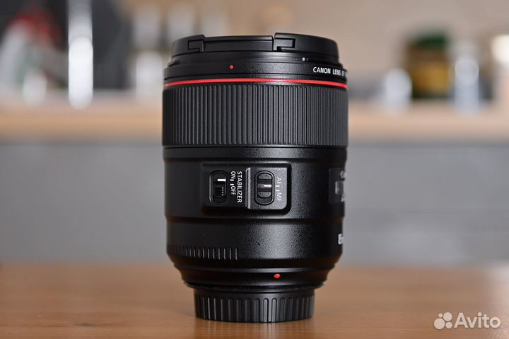 Canon EF 85mm f/1.4L IS USM