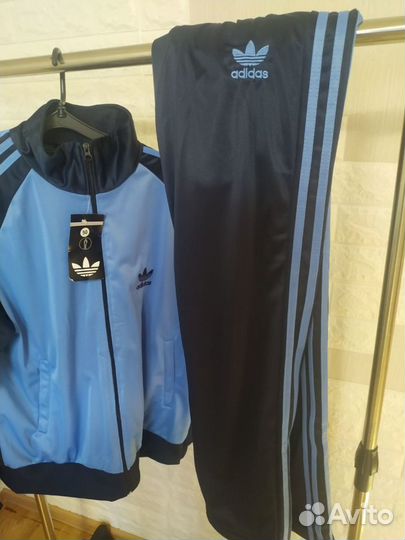 Спортивный костюм adidas