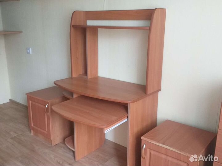 Компьютерный стол