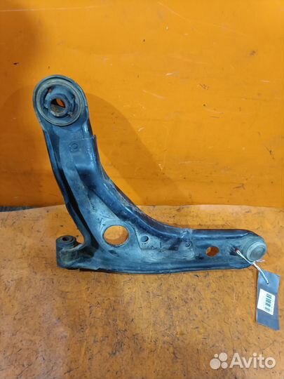 Рычаг Toyota Vitz KSP90 (Переднее Правое)