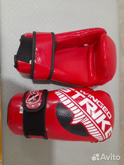 Футы и перчатки для единоборств