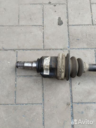 Привод передний правый