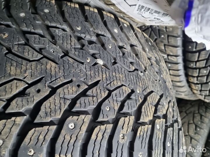 Nokian Tyres Hakkapeliitta 9 SUV 295/40 R21 111T