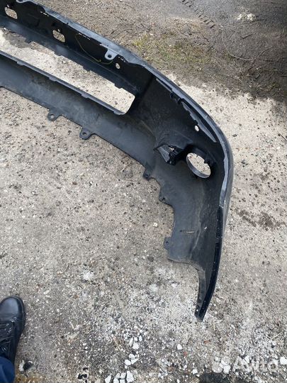 Бампер передний toyota hilux