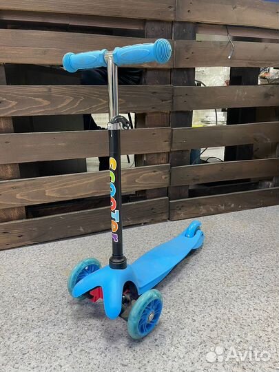 Самокат детский трехколесный новый