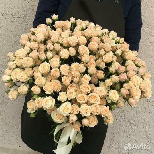 Кустовые розы букет