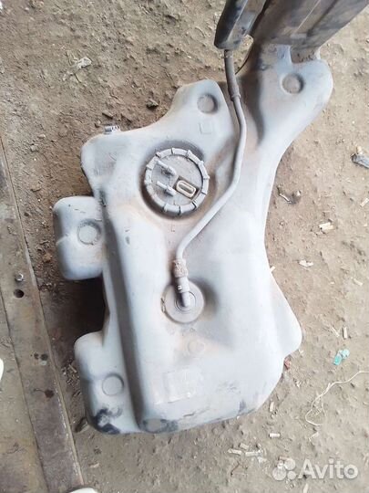 Топливный бак на фолцфаген пассат б 5.дизель