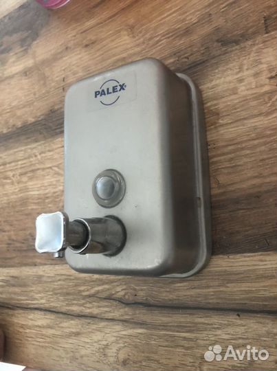 Диспенсер для мыла