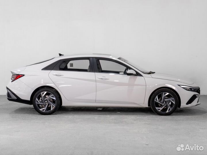 Hyundai Elantra 1.5 CVT, 2023, 320 км