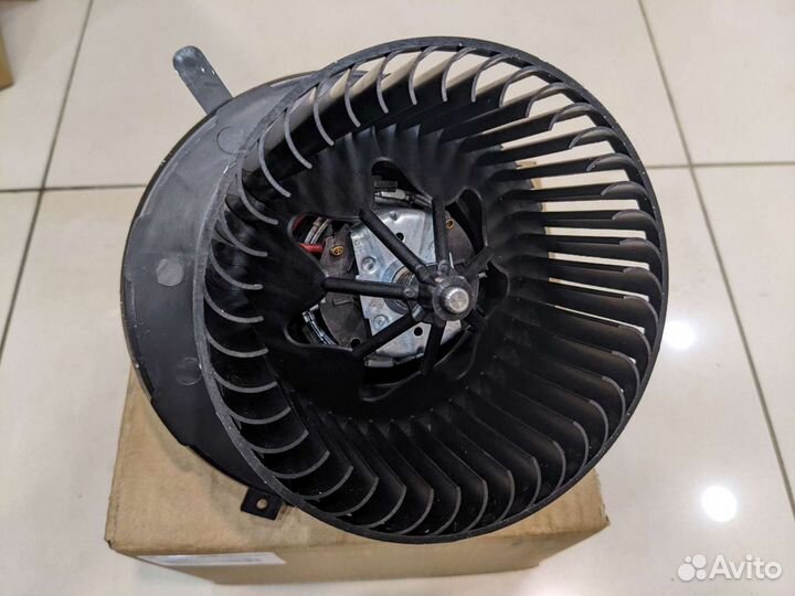 Мотор отопителя skoda octavia /VW tiguan / audi A3