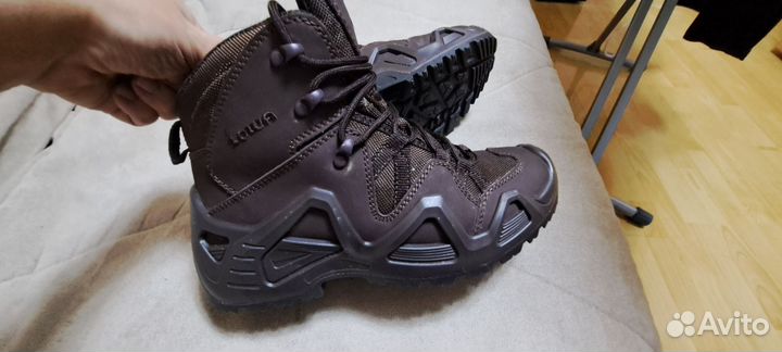 Трекинговые ботинки