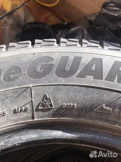 Yokohama Ice Guard G075 215/70 R16