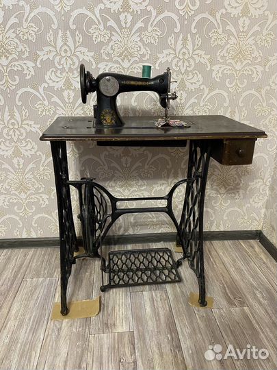 Швейная машинка Подольская ножная