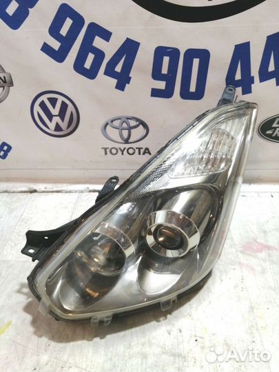 Фара левая Toyota Wish ZNE14 xenon