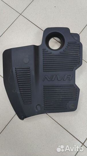 Декоративная крышка на двигатель Chevrolet Niva