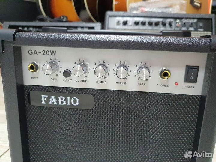 Комбоусилитель 20 ватт