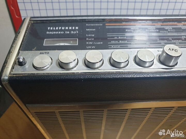 Приёмник Telefunken Bajazzo TS 301