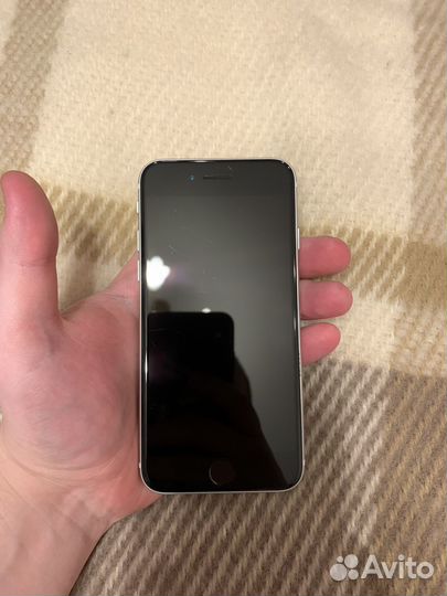 iPhone SE (2020), 64 ГБ