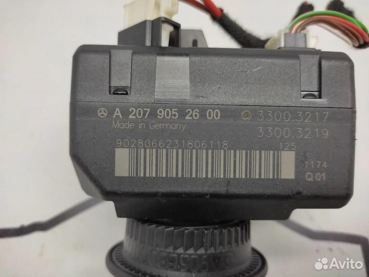 Замок зажигания w204 C-class 271.820 05.2011