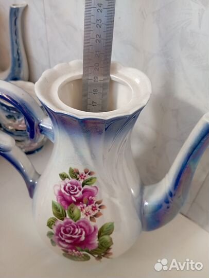 Заварочный чайник, чашки, сахарница