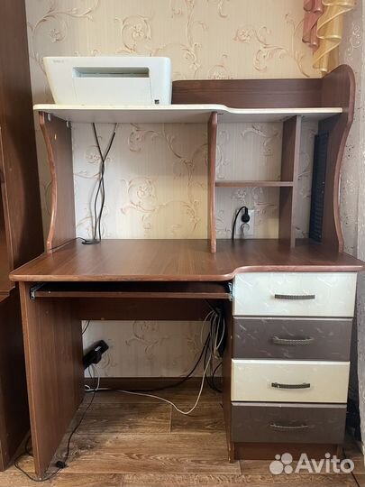 Компьютерный стол