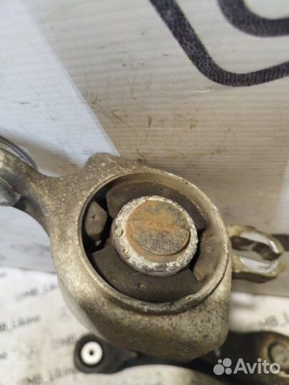 Рычаг подвески нижний левый Mercedes Gl X164