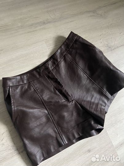 Кожаные шорты