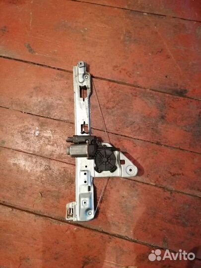 Задний правый стеклоподьемник рено меган 2