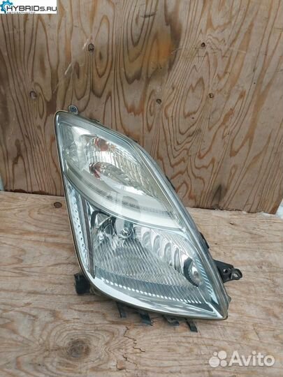 Фара правая Toyota Prius 2 NHW20 2011 81145-47150