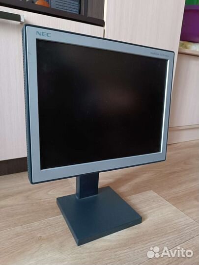 Монитор NEC MultiSynk LCD 1560 NX