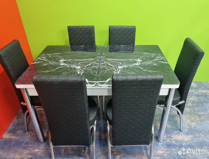 Раскладной стол и стулья