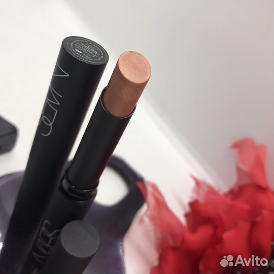 Помада нарс