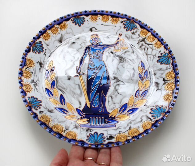 Подарок юристу Фемида - Декоративная тарелка