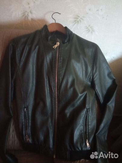 Кожаная куртка мужская черная 46