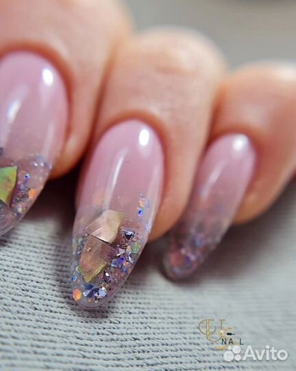 Модель на наращивание ногтей маникюр